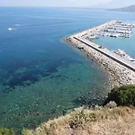 לינה וארוחת בוקר Il Convento אגרופולי